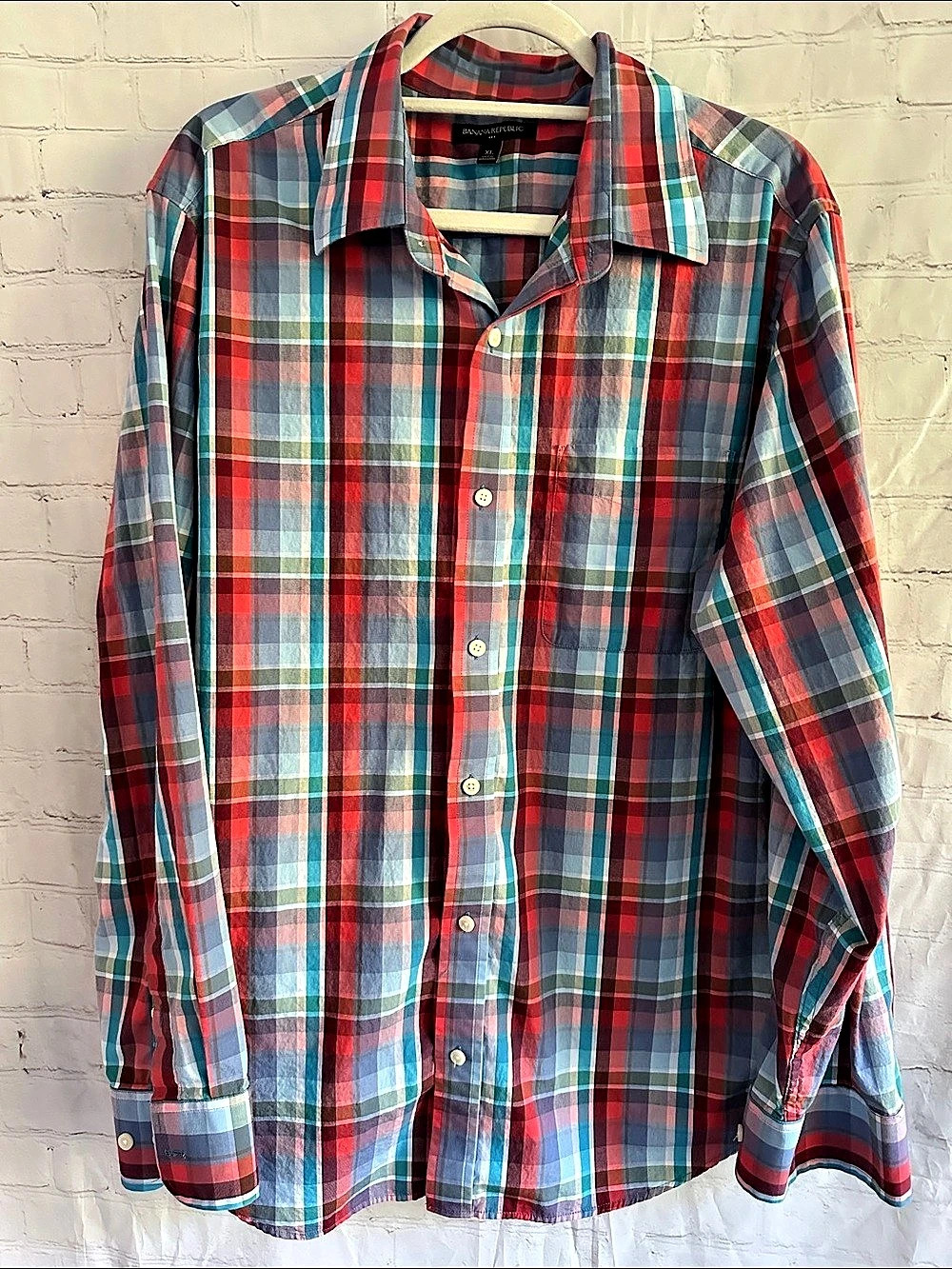 Banana Republic Plaid Cotton Button Down in Red & Blue XL Like New